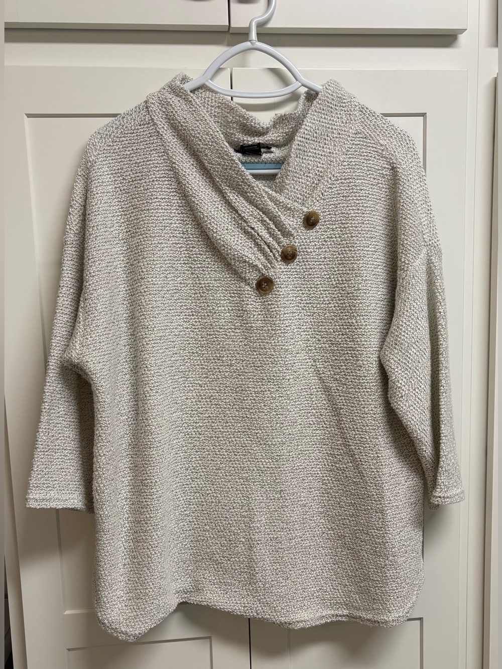 Cozy Oversized Button-Accent Sweater - Cream XL